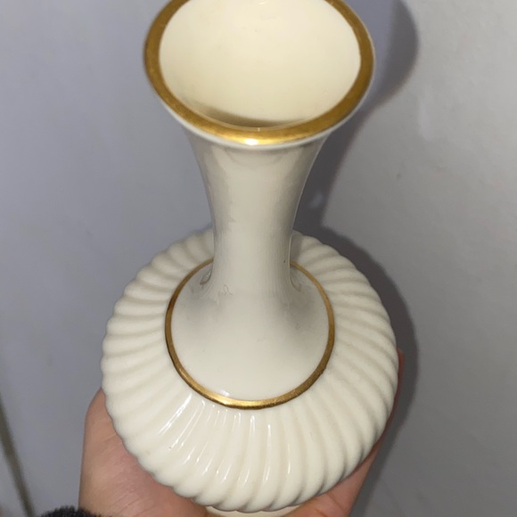 lenox slim 7" vase 24k gold detailing - Picture 2 of 7